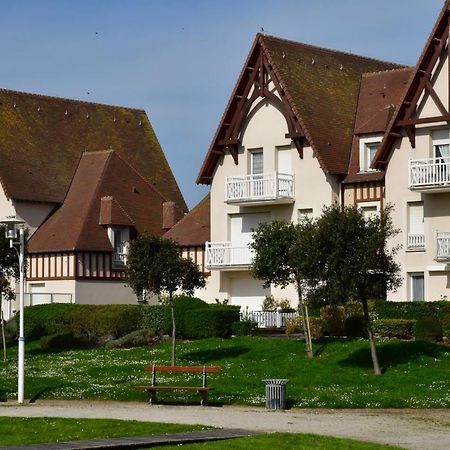 Appartement Pres Du Port Centre Et Plage - Vue Mer Курсел-сюр-Мер Екстериор снимка