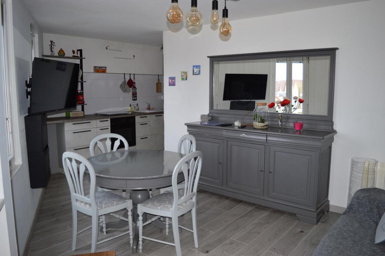 Appartement Pres Du Port Centre Et Plage - Vue Mer Курсел-сюр-Мер Екстериор снимка